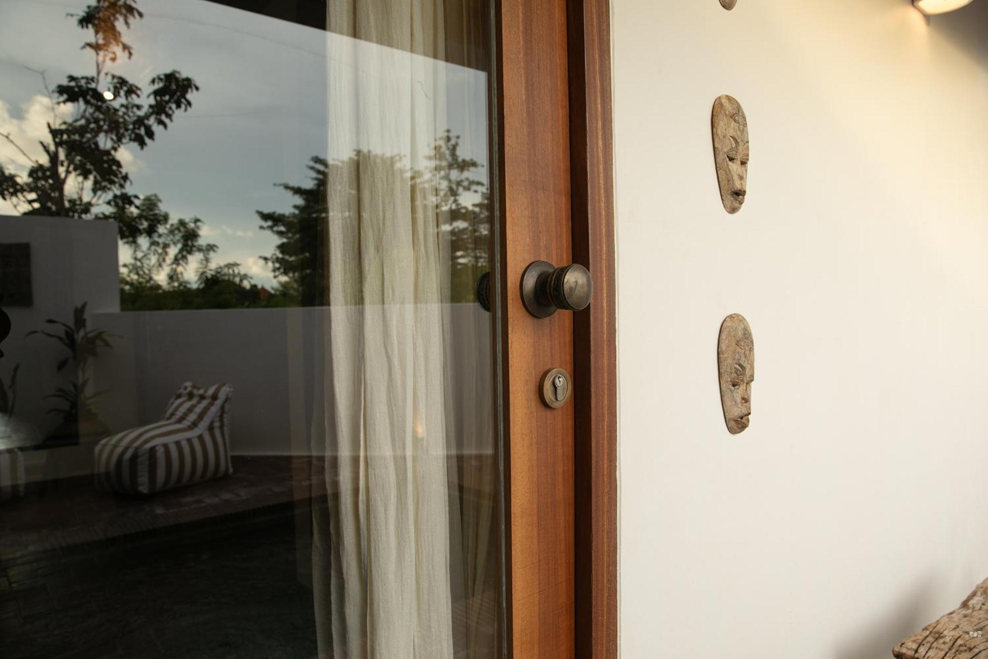 La Kreyiol Bed & Breakfast Uluwatu  Exterior photo